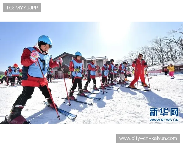 冰雪运动学院开展少儿滑雪师资培训与教学规范推广，滑雪培训课